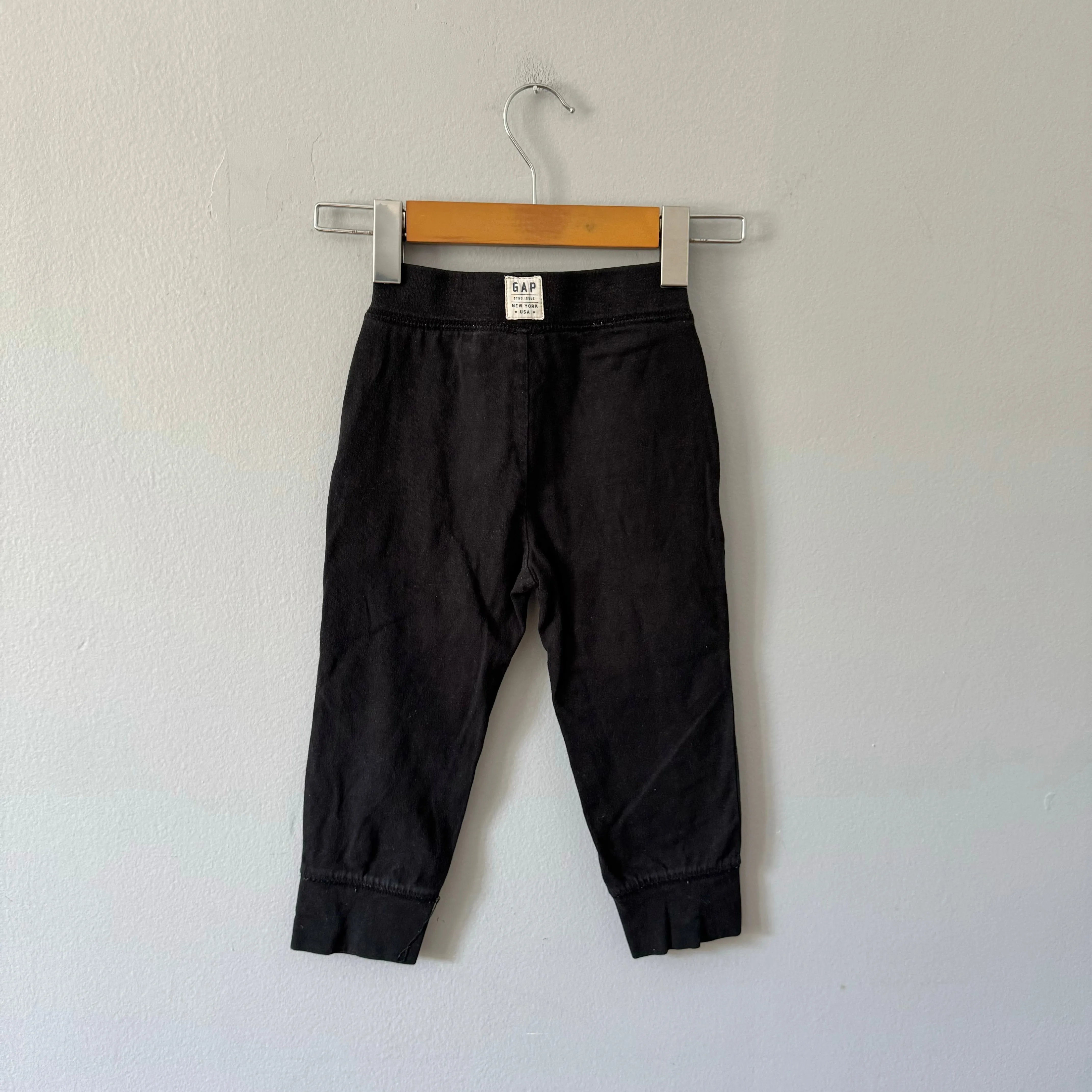 Gap / Black comfy pants / 3Y