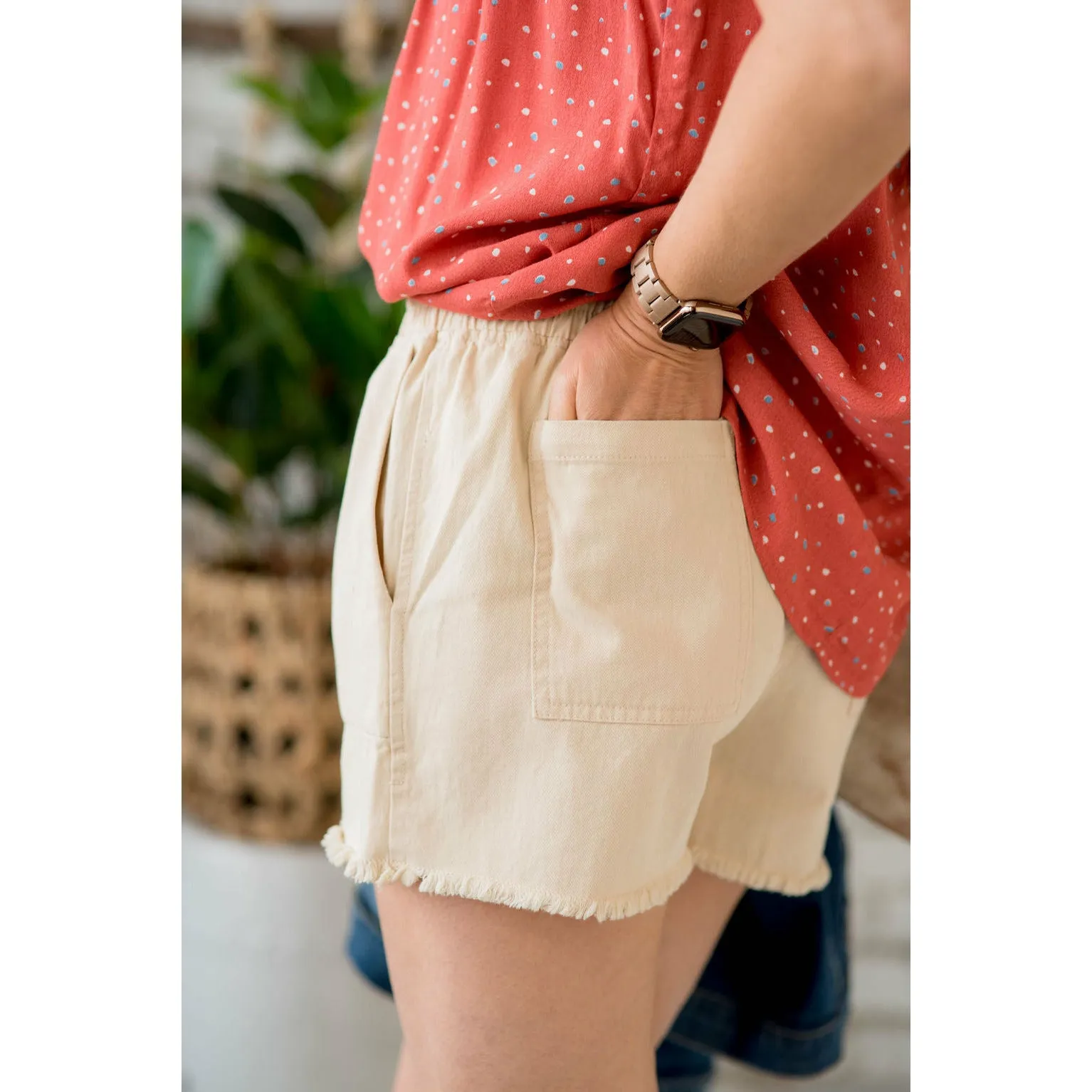 Relaxed Frayed Trim Shorts